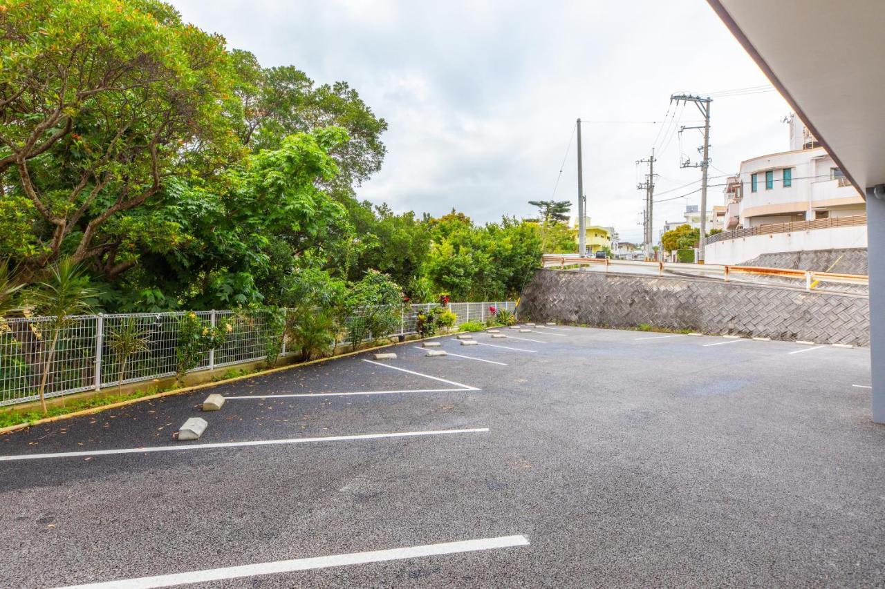 Mr. Kinjo In Matabee Aparthotel Okinawa Exterior photo